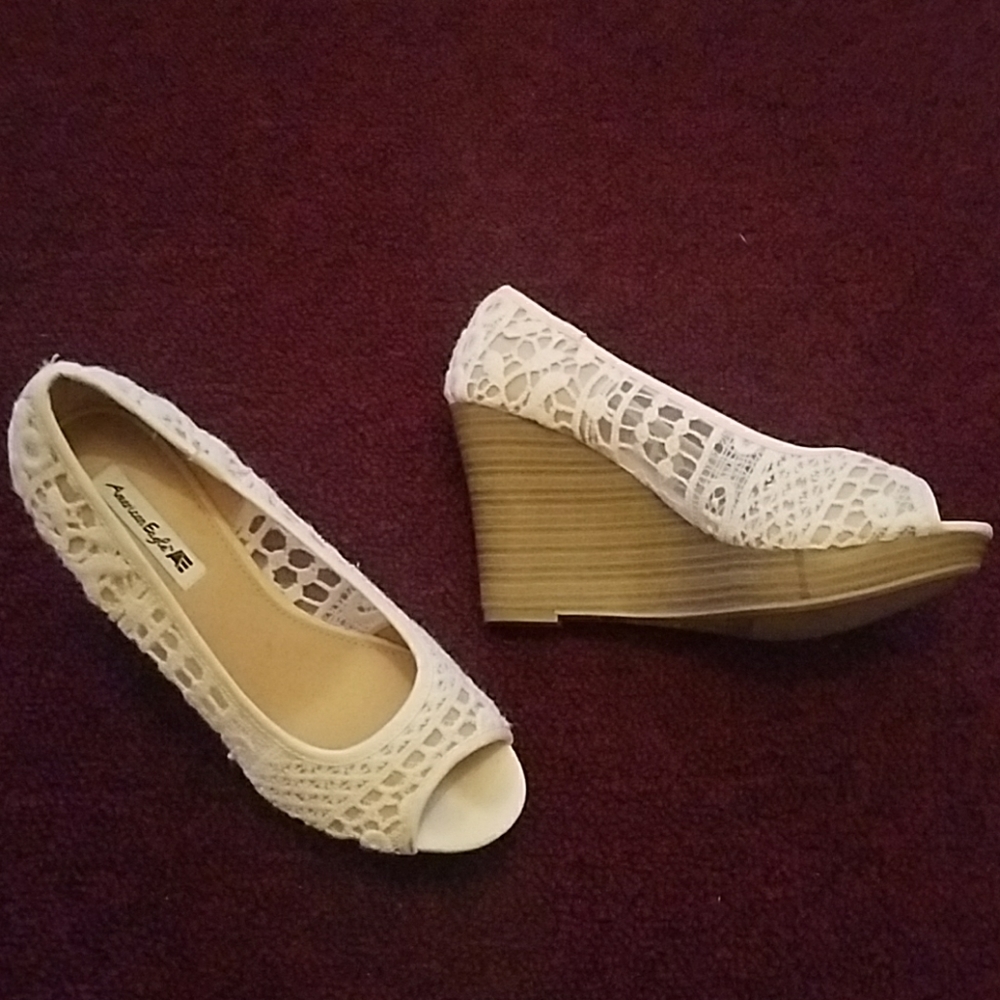 White wedges